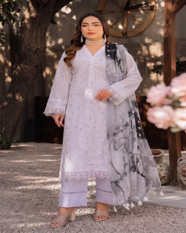 Create_picture_of_4_5_ratio_202608230206 (1) ChicZiba Kumash Luxury Embroidered Lawn 3-Piece Suit – Design 94, Vol 22